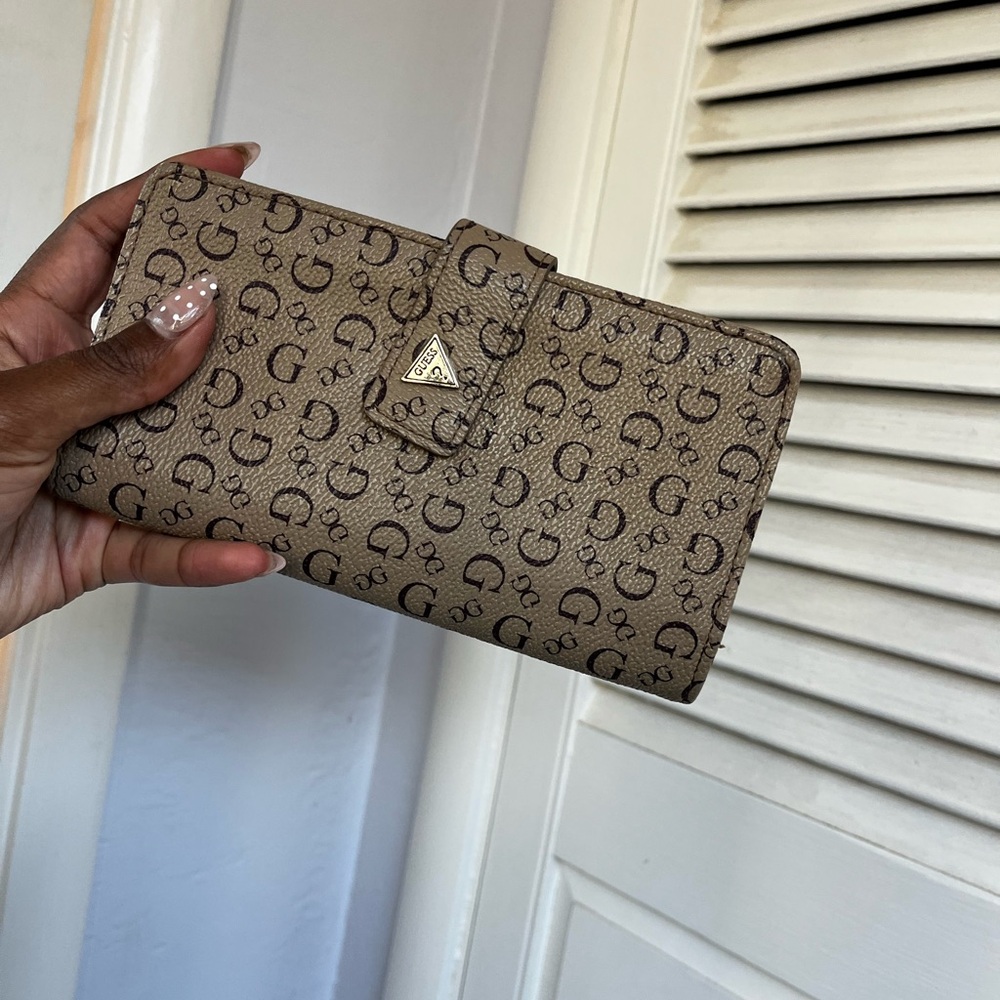 Guess Wallet